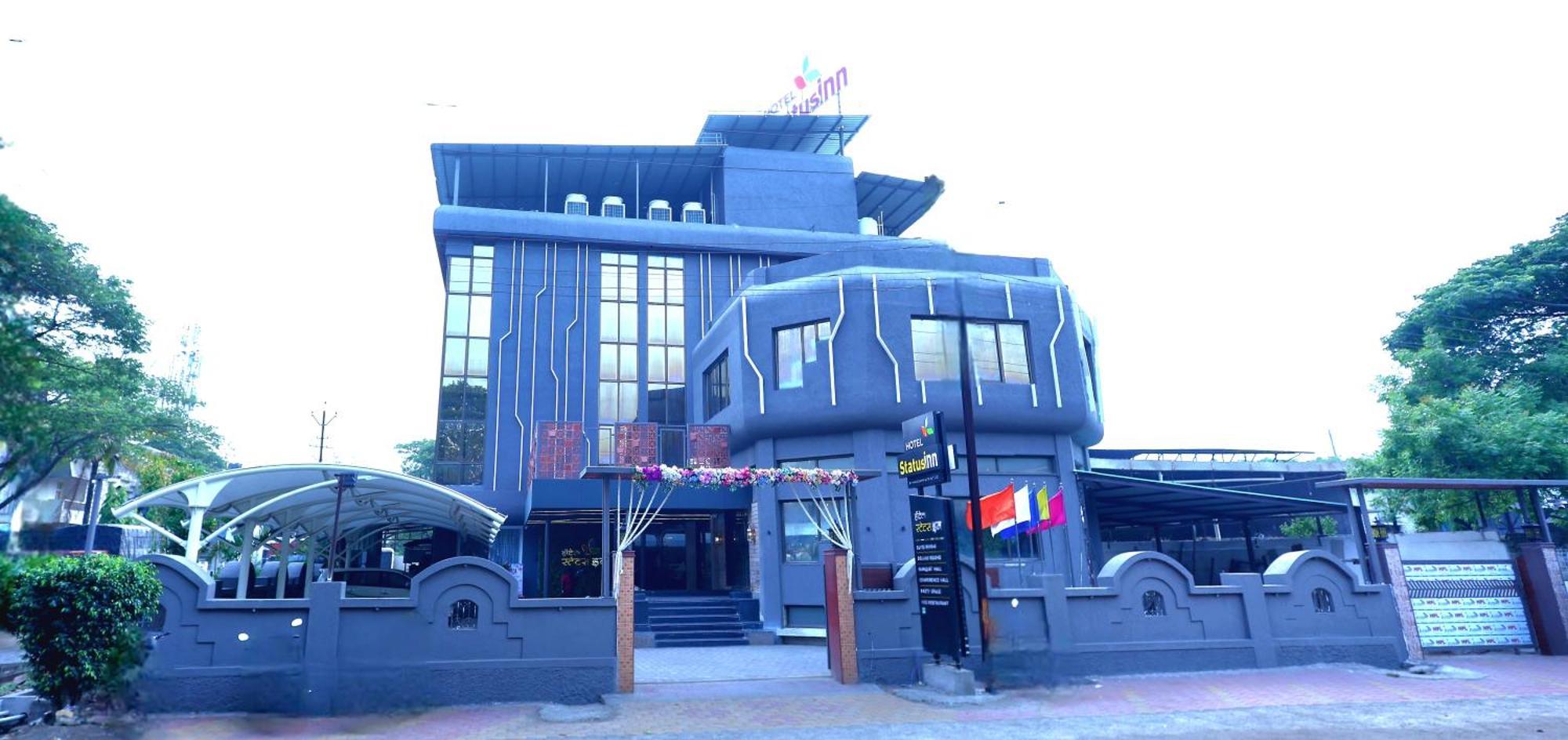Hotel Statusinn, Ichalkaranji Exteriör bild